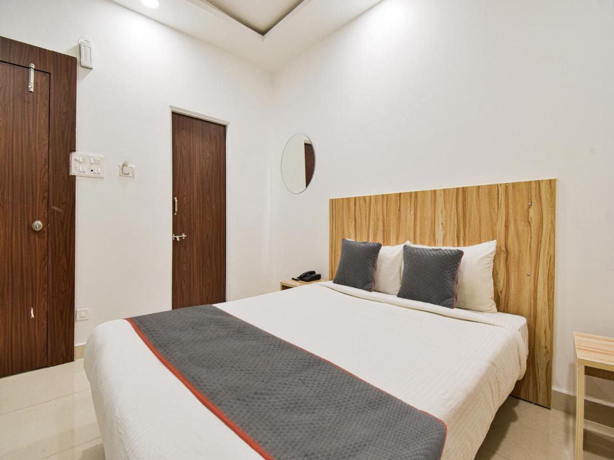 Oyo Townhouse 498 Hotel Western Nágpur Kültér fotó