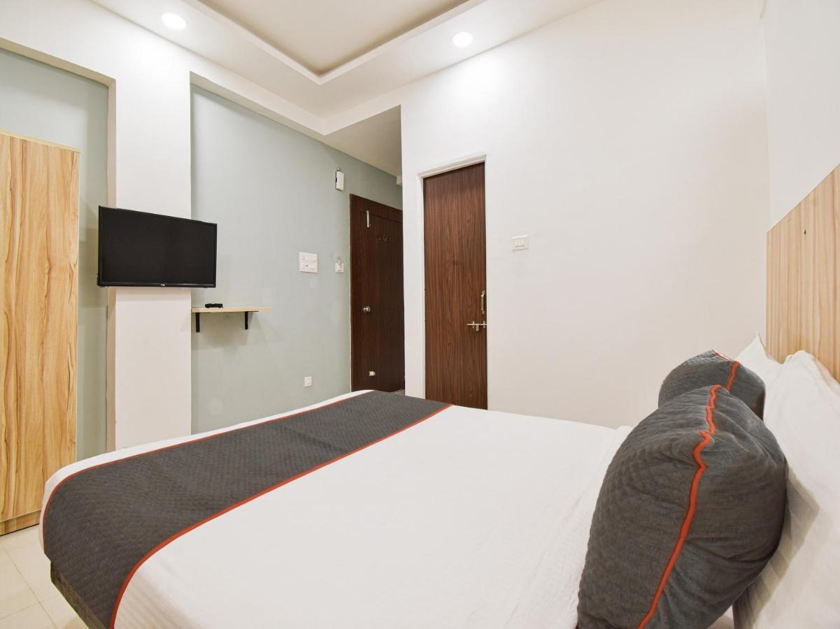 Oyo Townhouse 498 Hotel Western Nágpur Kültér fotó
